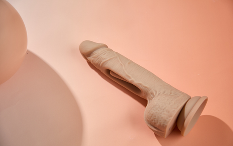 Integrating a Tongue Vibrator into Couples' Play