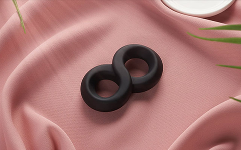 Pairing Vibrating Dildos with Other Toys for Men